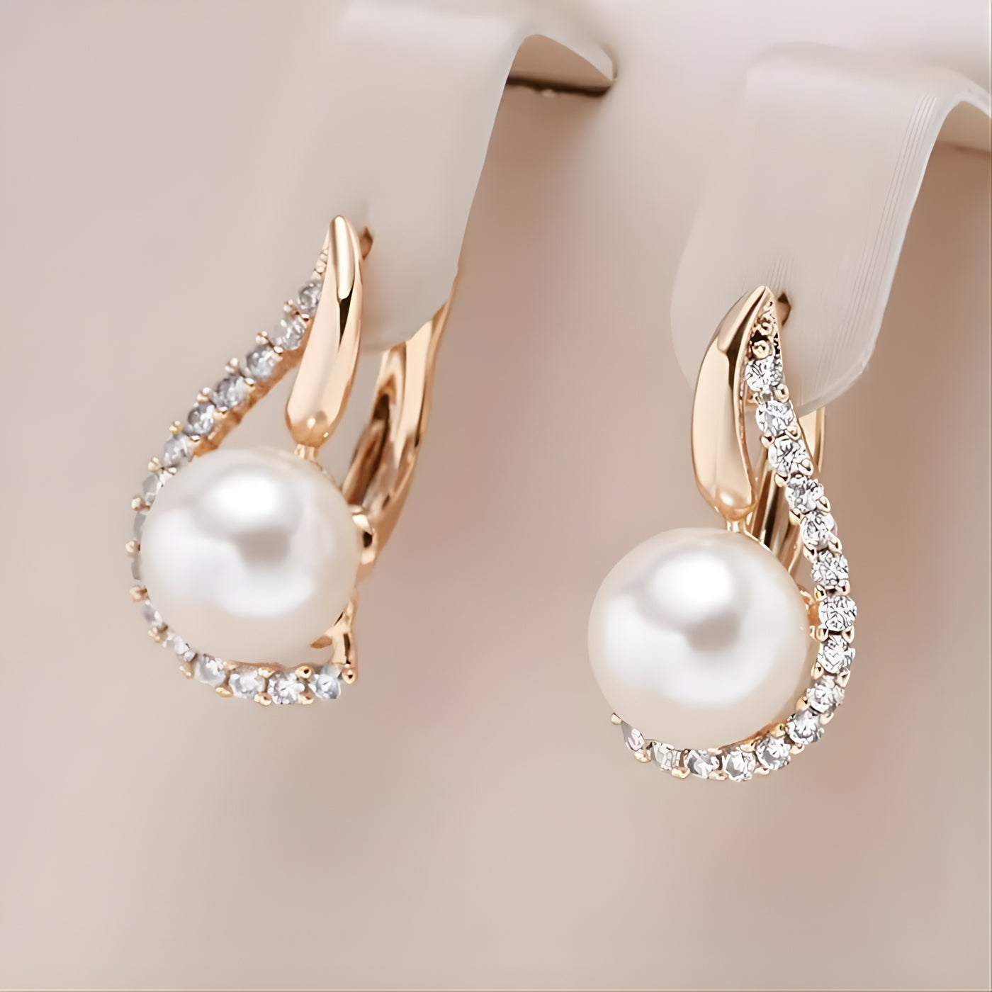Lorelei | Buttoned earrings with pearl