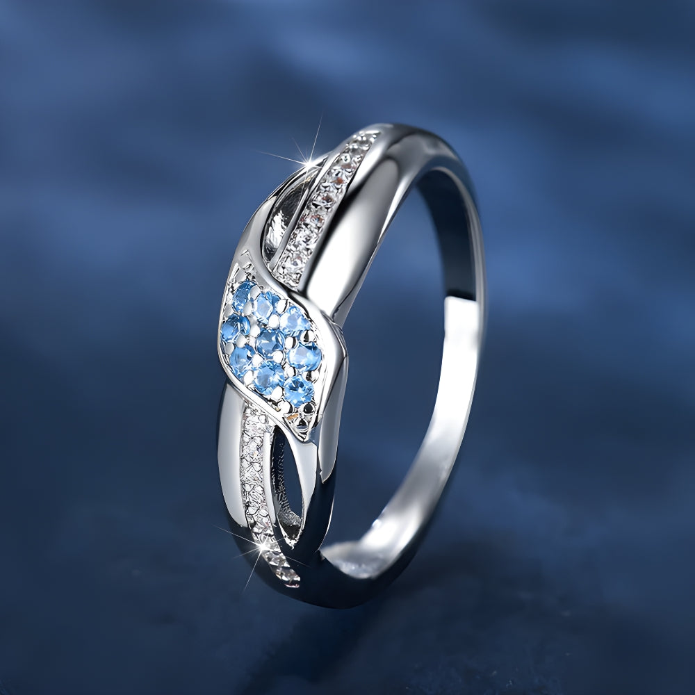 Silent Waves – Ring in silver 925 with blue crystal