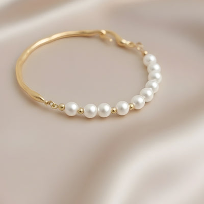 Alana | Golden Bracelet with Pearls