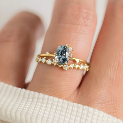 Stella di Marea – Golden ring with blue crystal and zirconia