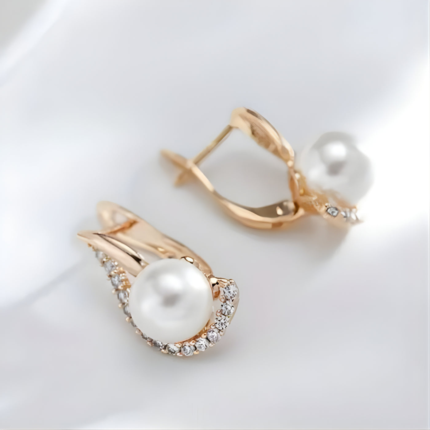 Lorelei | Buttoned earrings with pearl
