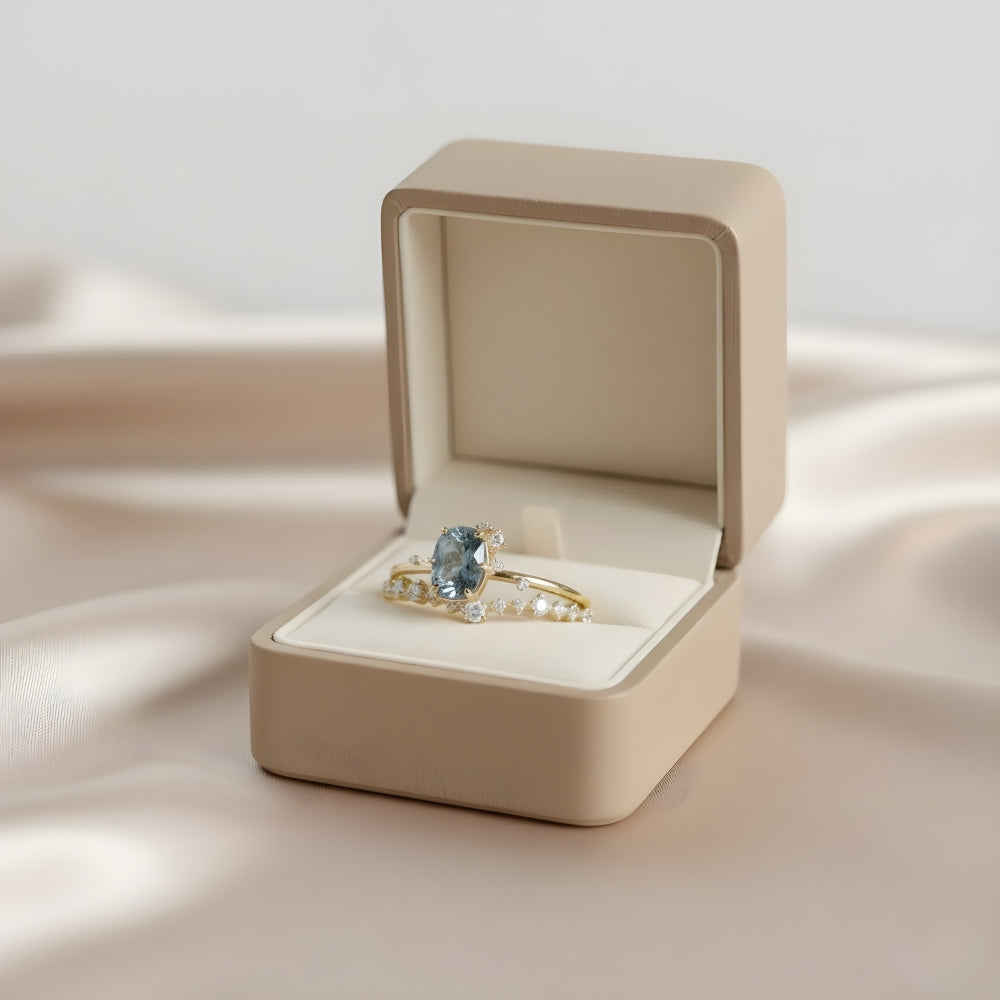 Stella di Marea – Golden ring with blue crystal and zirconia