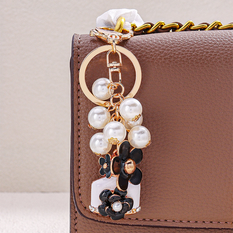 Daisy Love Pearl Bag Charm