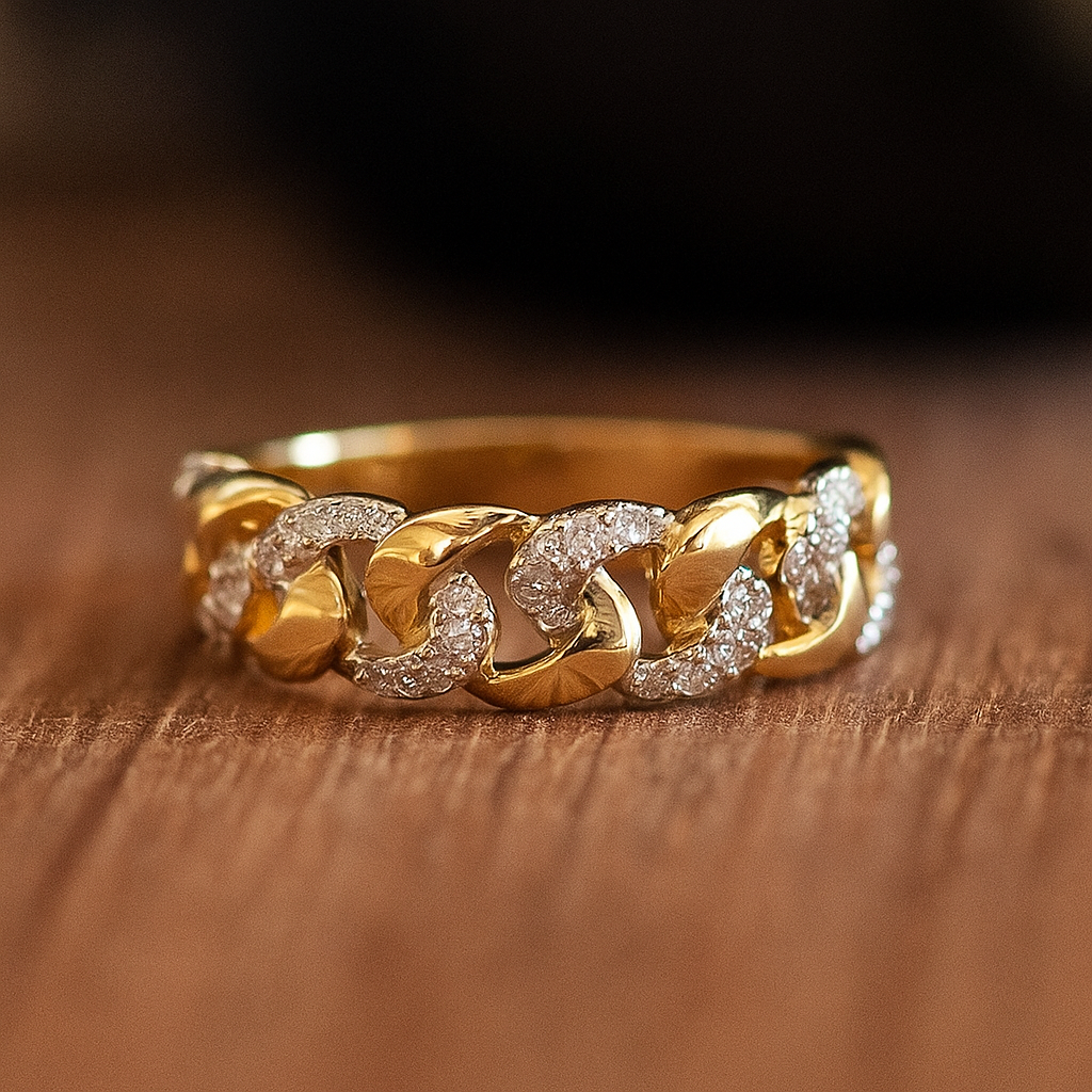 Elegant Gold Link Ring