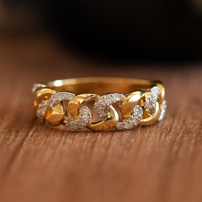 Elegant Gold Link Ring