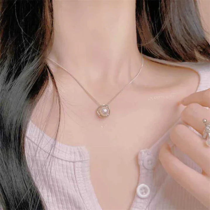 Liselotte Moonstone Necklace