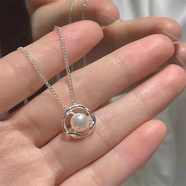 Liselotte Moonstone Necklace