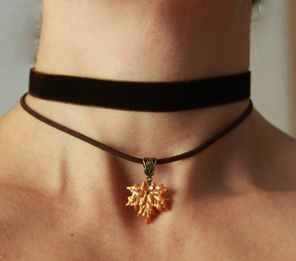 Maple Leaf Necklace Velvet Choker