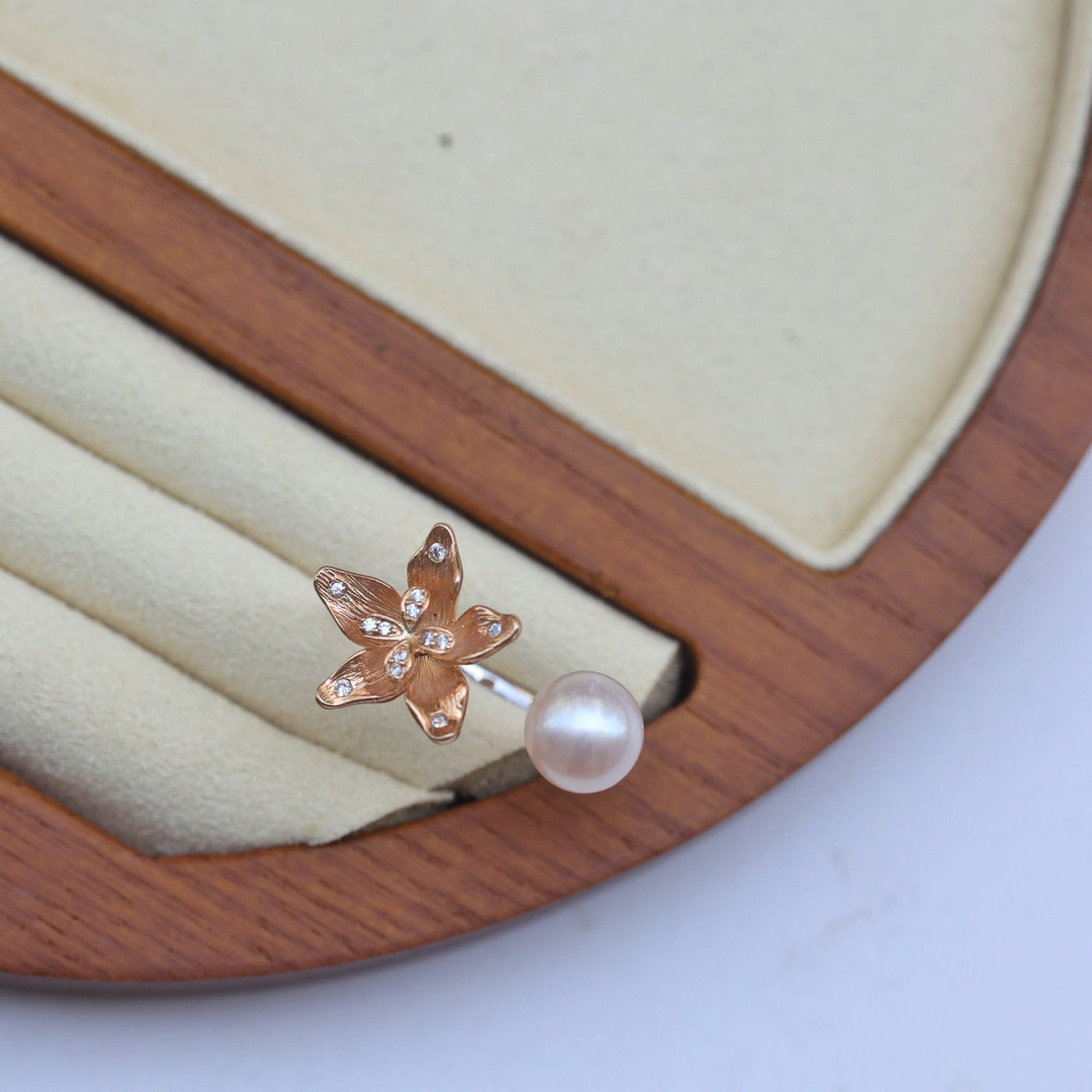 Gold Flower Feshwater Pearl Ring