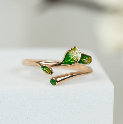 Green Ivy Leaf Silver Ring