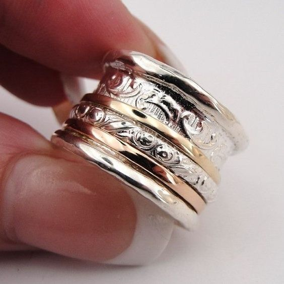 Timeless Elegance: Vintage Gold & Silver Ring