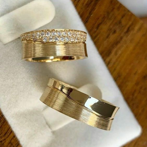 Vintage Glitter Gold Rings