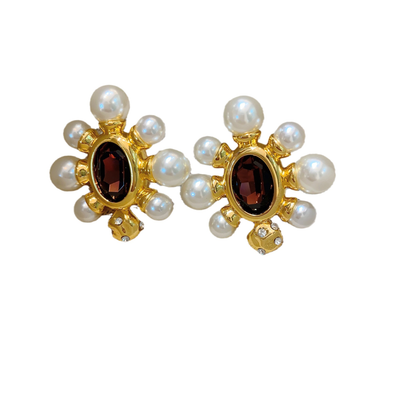 Chic Gold Earrings with Pearls